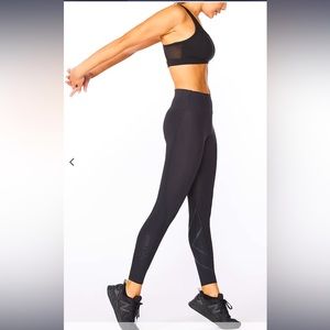 2xu mid rise compression legging
